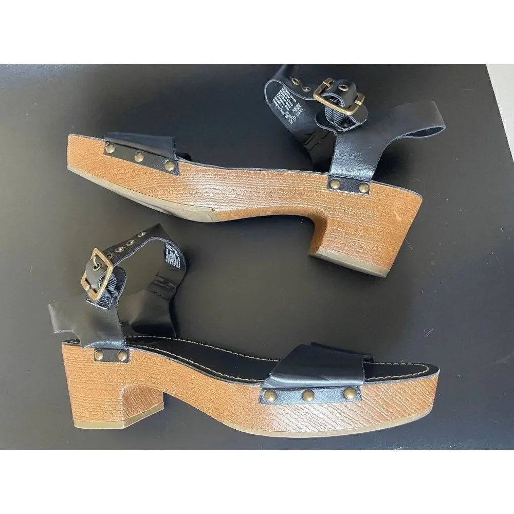 American Eagle Black Women's Sandals Buckle Closure Size 11